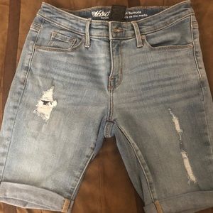 Women’s Bermuda shorts